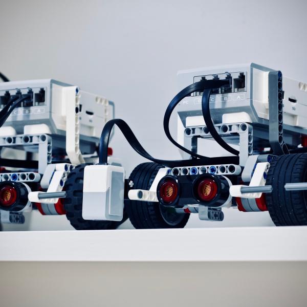 Do you already have experience with LEGO EV3 or Spike and ready for the next level? 