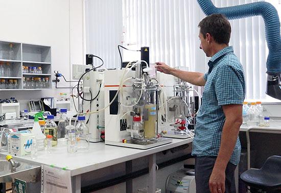 Rob Russell in biodeuteration lab